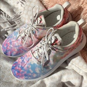 Rare women’s Nikes from Nike‘s headquarters size 7